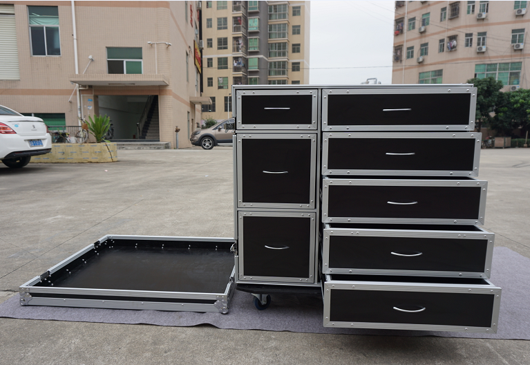 DURABLE MIXER CASE FOR STORAGE AND TRANSPORTATION