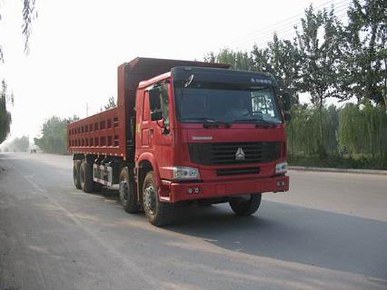 中国重汽 8×4 自卸卡车