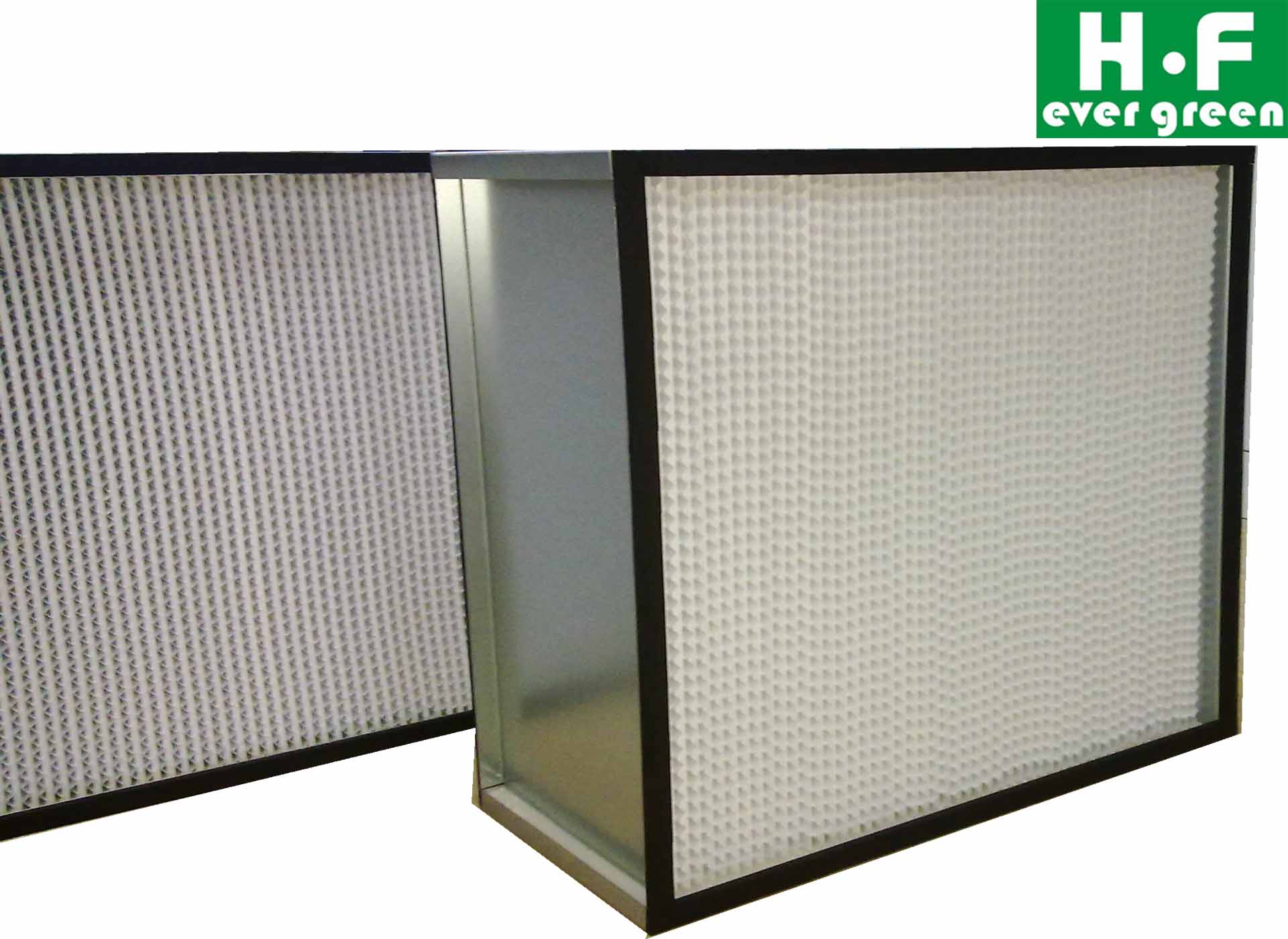 Deep pleat HEPA air filter with separator for clean room