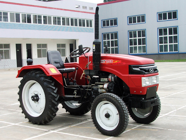 Small and medium-sized tractor 