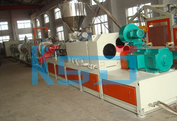 PVC大口径管材生产线