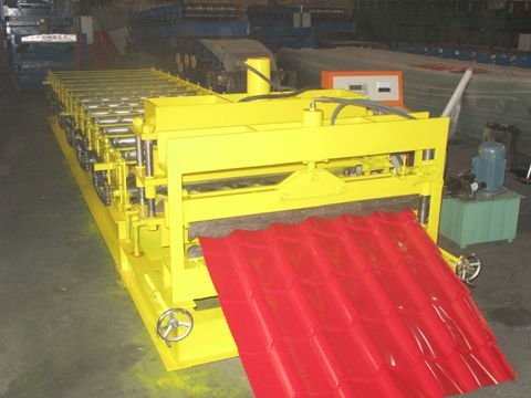 the roll forming machine Model Monterey V1100