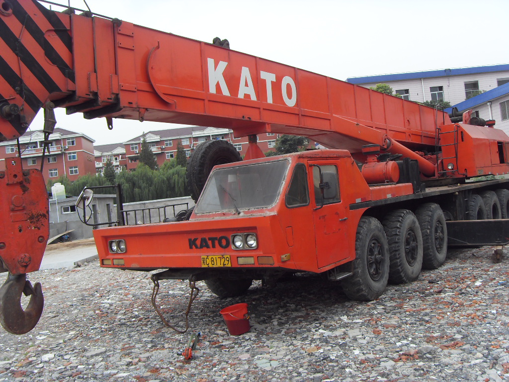 2005年二手卡车起重机加藤NK-800E80吨