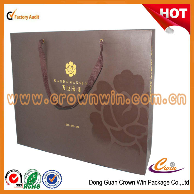 2013 luxury packaging paper bag with spot UV logo