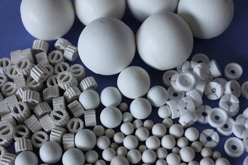 Alumina ceramic grinding balls