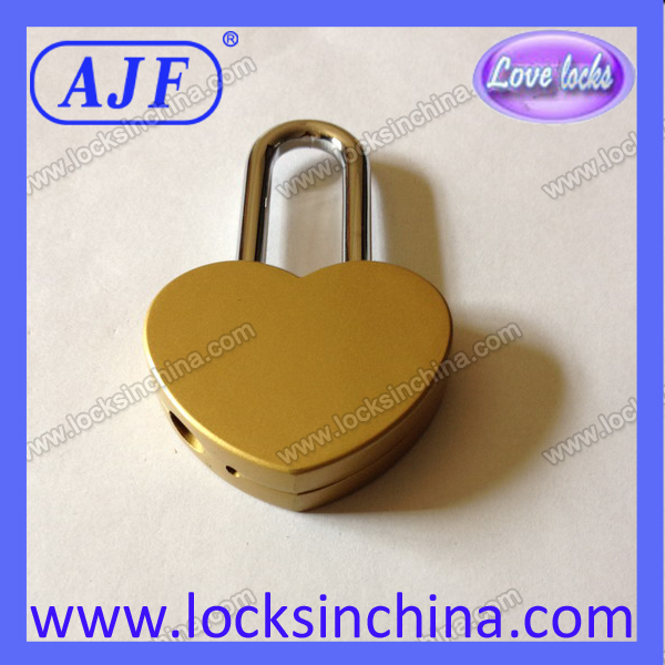 beautiful can lettering Big heart padlock for lover gifts