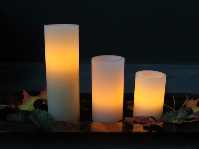 Flameless wax candle