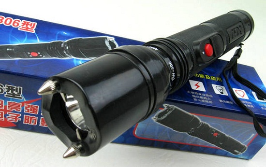 306 самообороны фонарик высокой мощности Факел безопасности влияние