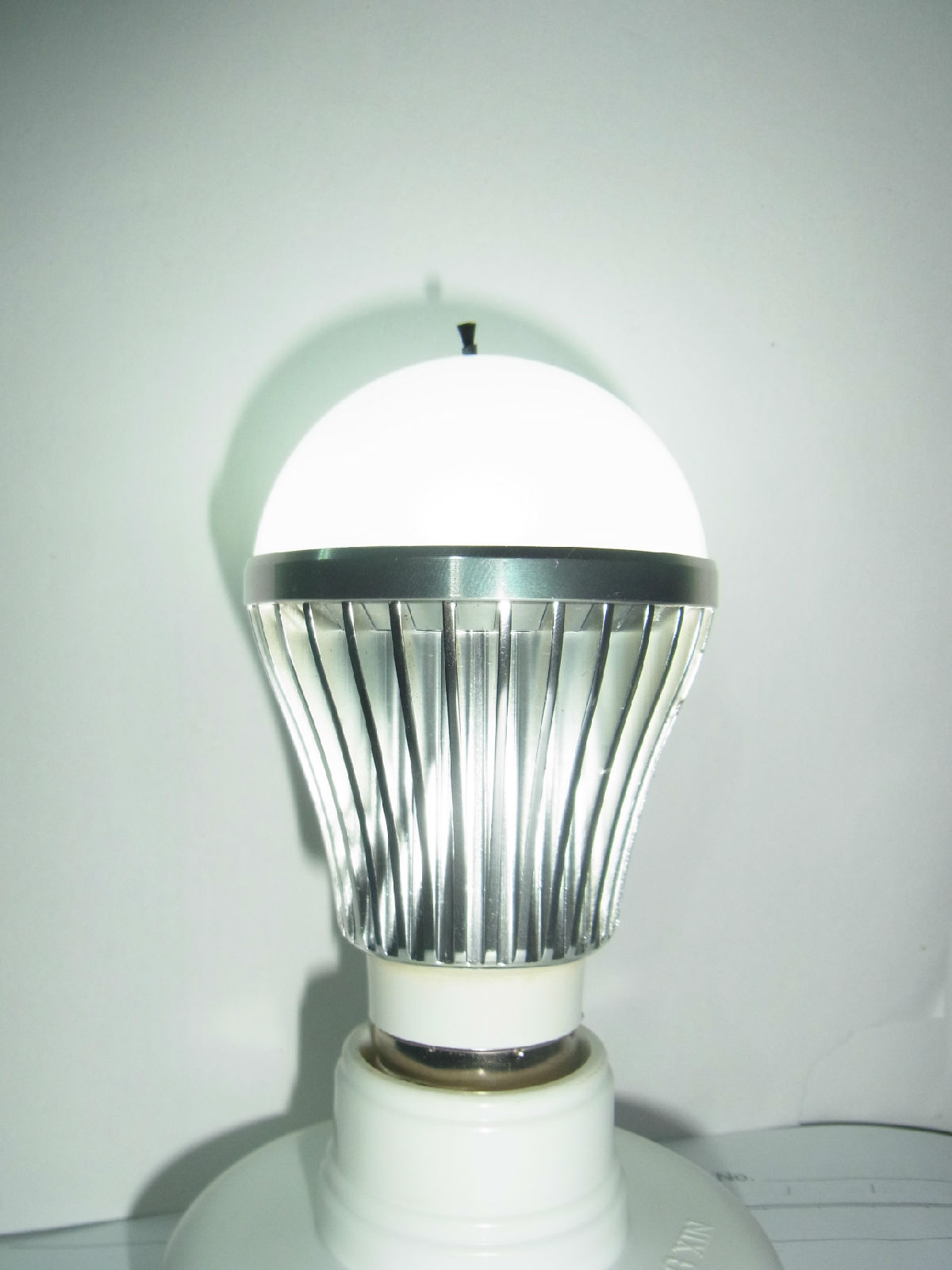 Инновационная светодиодная лампа Воздух очищает Лучший Продажа LED отрицательный ион светодиодные лампы