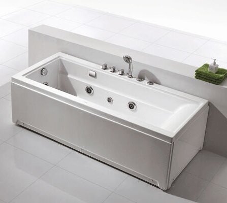 Single person wall back massage bathtub with faucets
