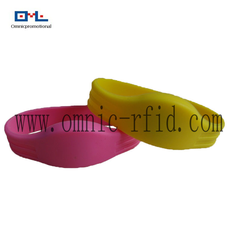 Hot Sell RFID Silicone Wristband 