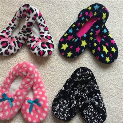 Printed Fuzzy Slippers