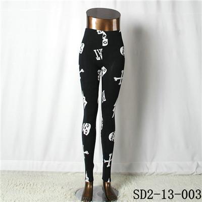 SD2-13-003 Fashion Knit Black And White Crossbones Print Leggings