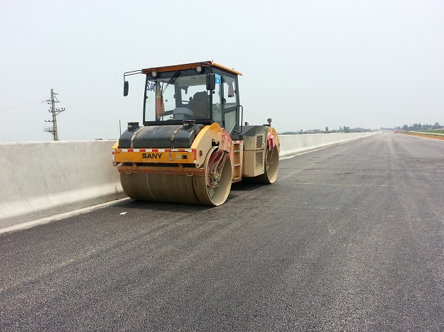 Sany Equipment Used in Hanoi-Haipong Expressway Project