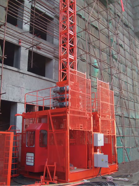 建筑用升降机