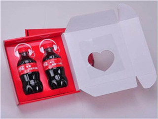 Hard Paper Printed Drinking Bottle Gift Box With Heart Shape Window