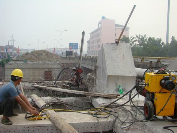 hydraulic wire sawing for concrete drilling and sawing