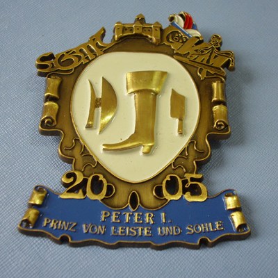 3D Design Antique Gold Soft Enamel Lapel Pins