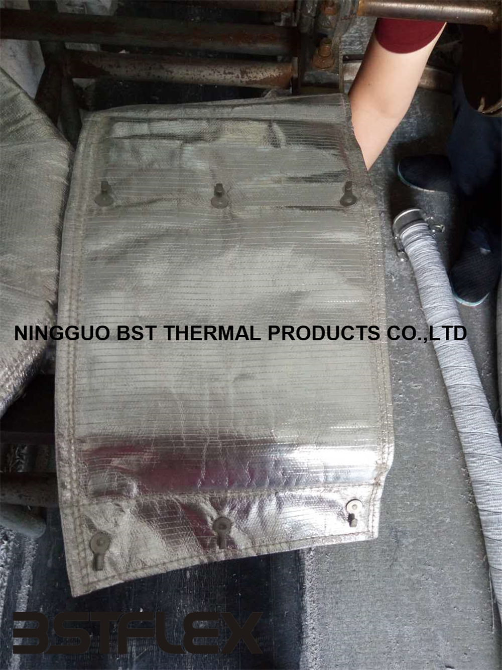 Removable boiler insulation material