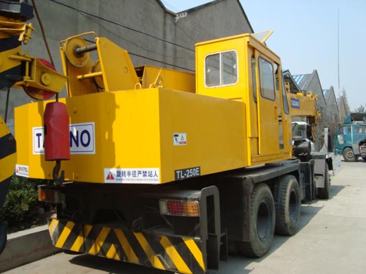 used tadano t1250e truck crane