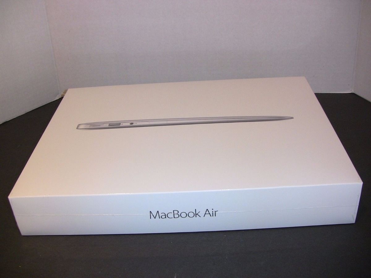 Apple MacBook 13.3″ Notebook  for $500 usd
