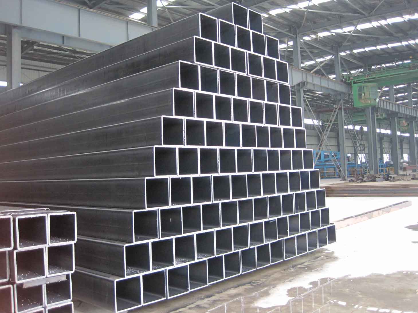 black hollow section steel price list in China Dongpengboda