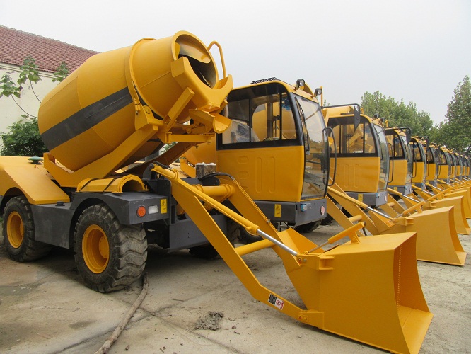self-loading mobile concrete mixer with pump transhit vehicle for sale