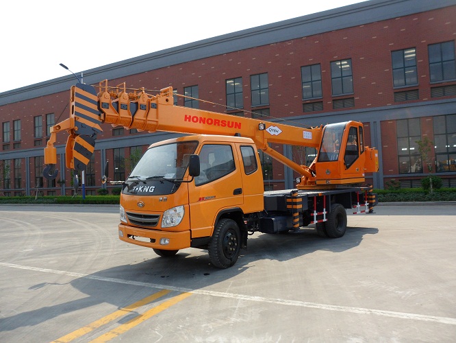 mini small pick up truck crane cheap price and cheap service cost with relabile quality for sale