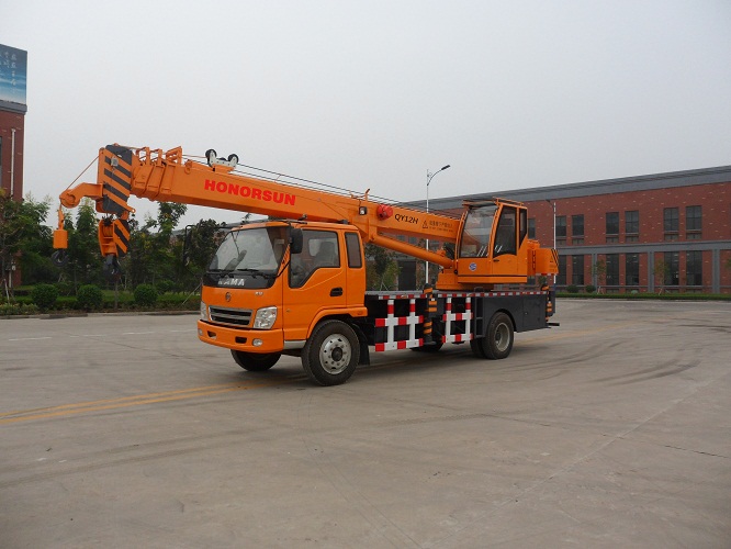 sinotruck JCB KAMA chassis road hydraulic truck crane with 6-16 ton lifting capacity