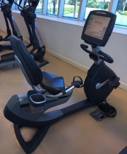 Life Fitness 95R Engage Commercial Recumbent Bike ......$800 USD