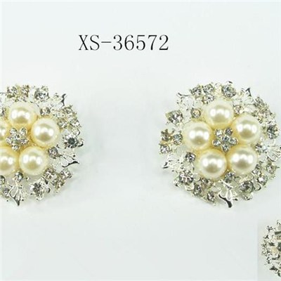 Pearl Buckle / Button / Brooch