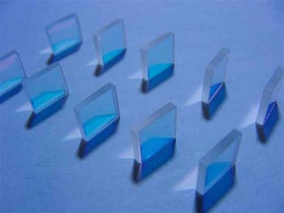 Synthetic quartz blue crystal glass material and Blue glass cold working