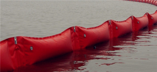Polyurethane sea oil containment booms