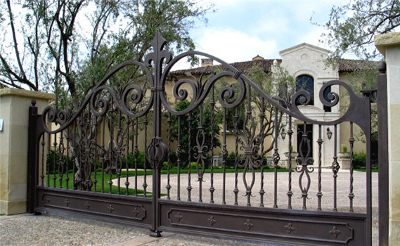 Modern Forged Double Arched Iron Driveway Gate with best quality