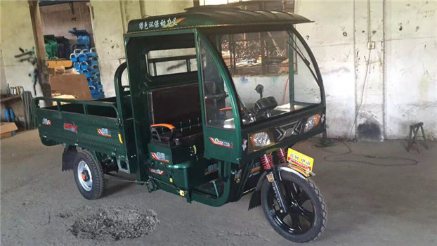 2017 popular 60V Three Wheel electric tricycle with cabin
