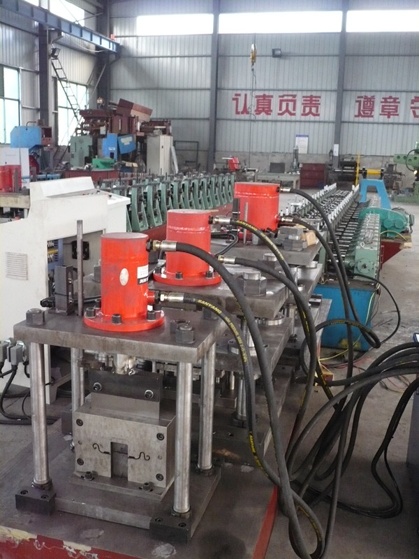 China Roller shutter roll forming machine supplier/production line
