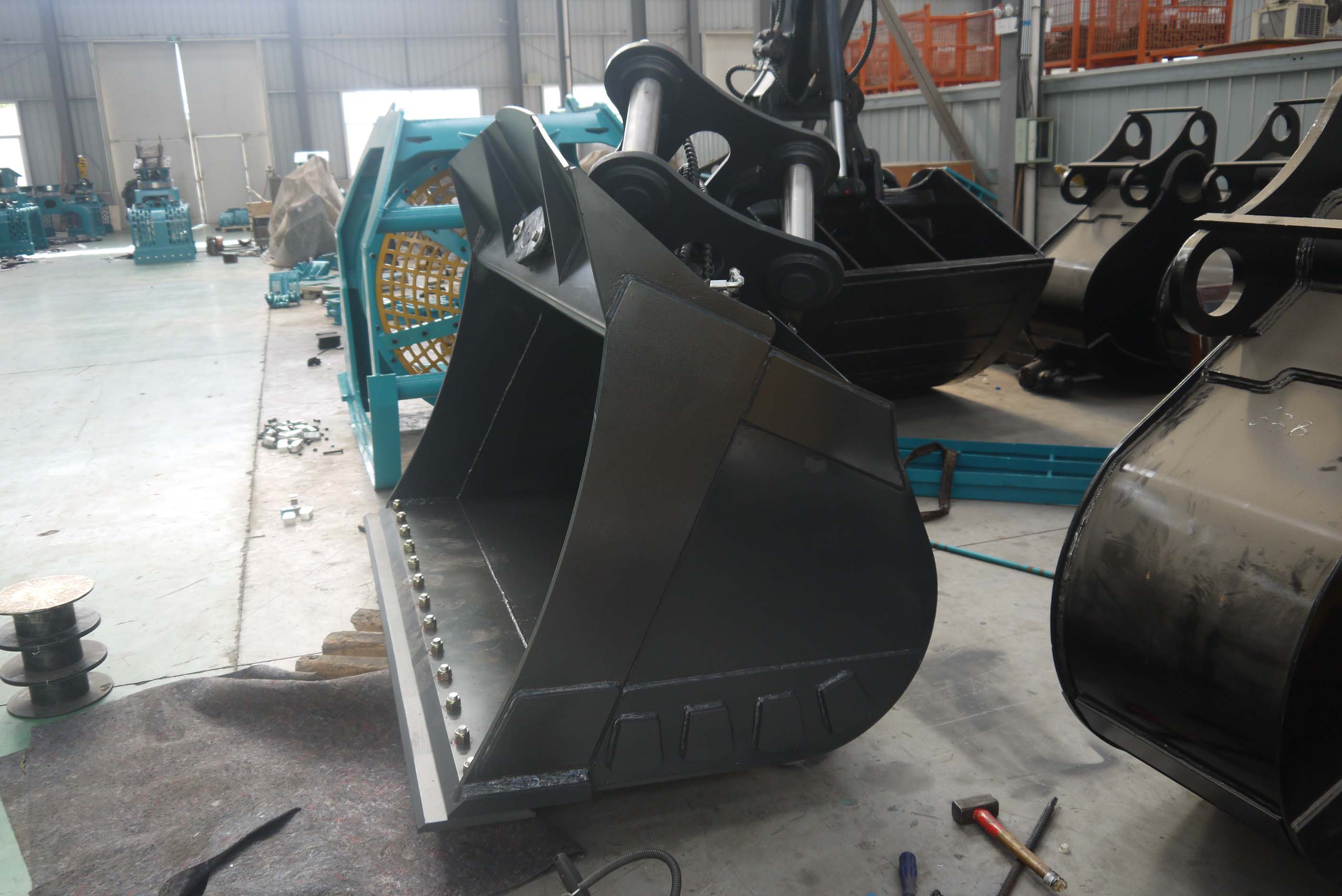 excavator tilting bucket with two durable cutter blade