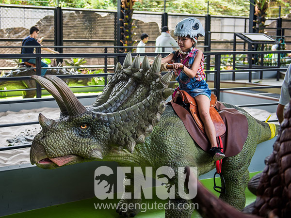 Anchiceratops Walking Ride