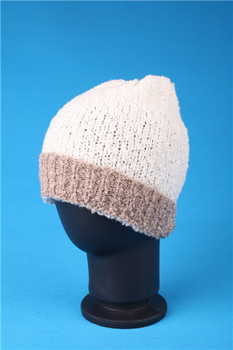 Hot selling Winter warm outdoor knitted Flanging brocade hat manufacturer