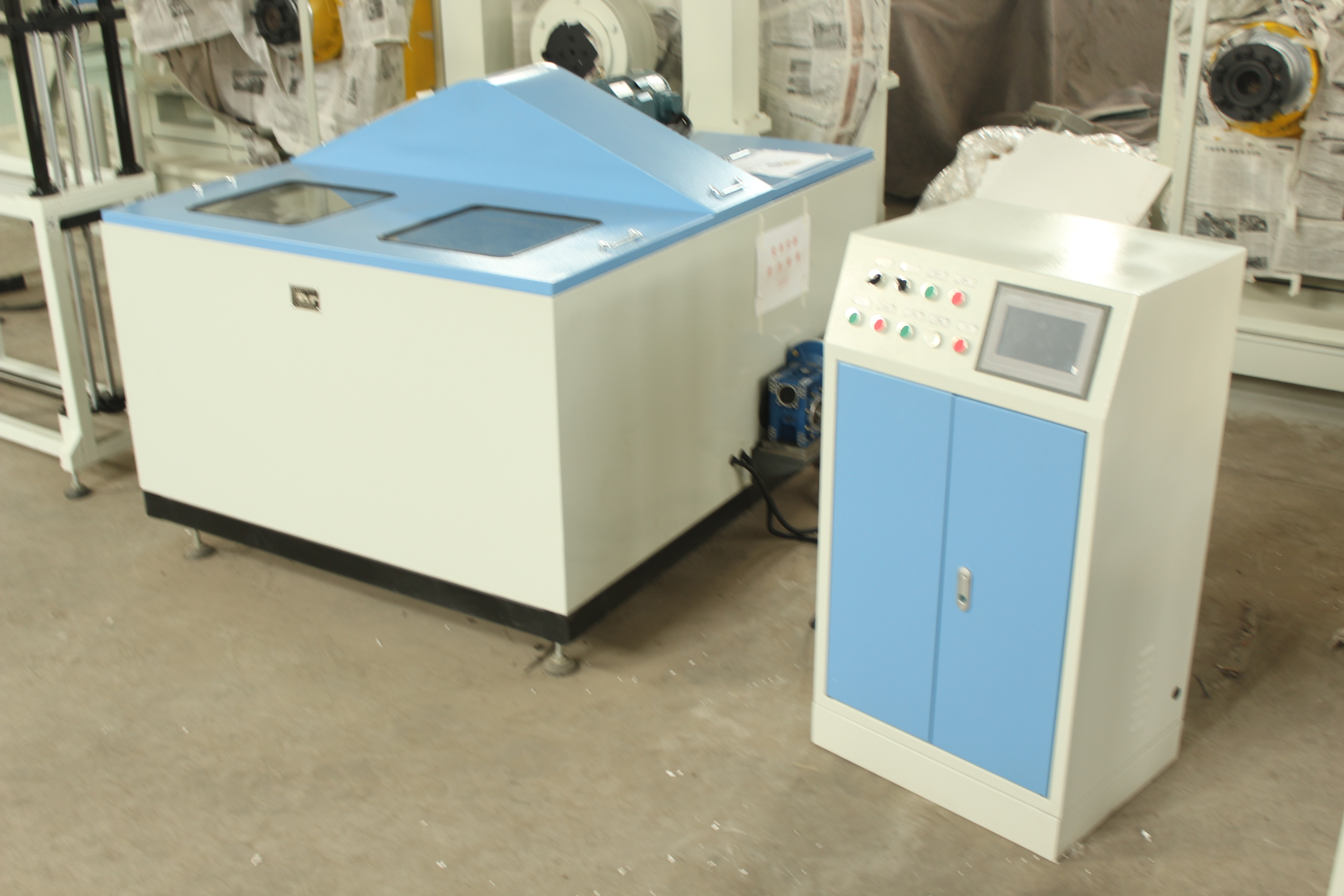 Dust proof performance test bench for roller