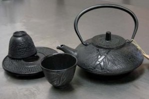 Чугунный чайник Китай