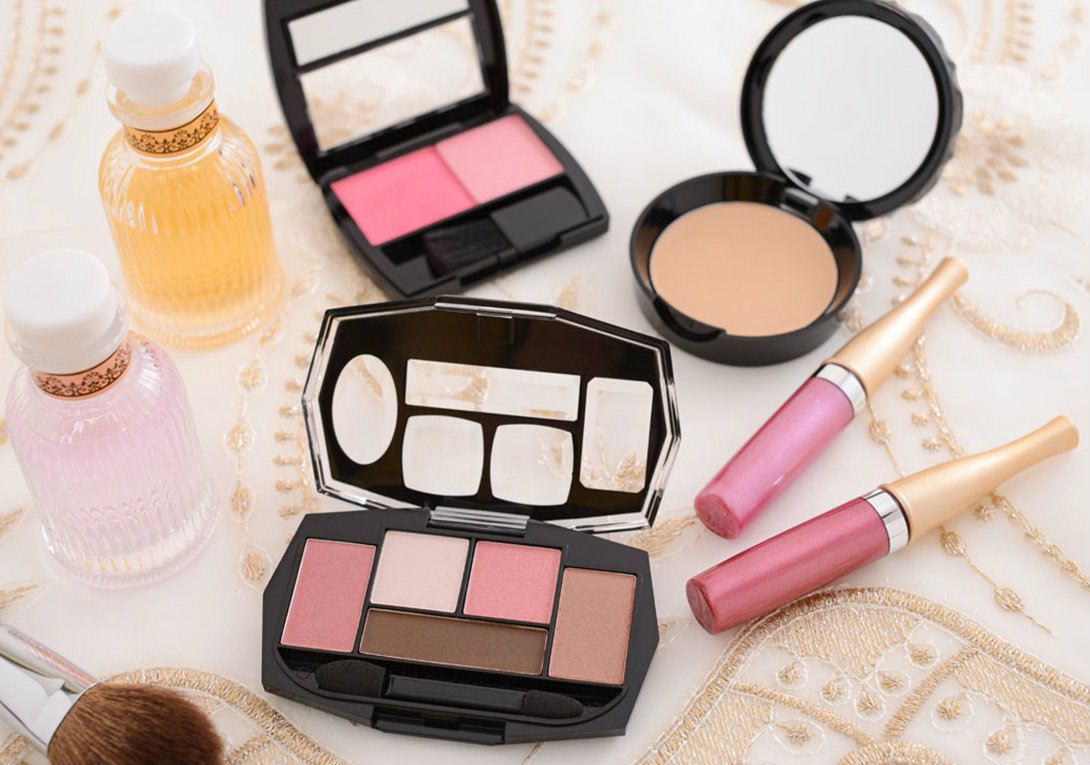 Chinese cosmetics is hot sale in the world.