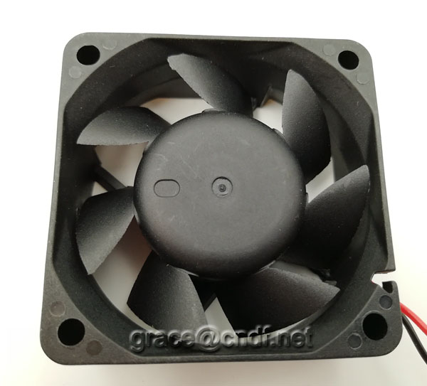 CNDF big factory provide good quanlity and service dc cooling fan 60x60x25mm 24VDC 0.17A 4.08W 4500rpm