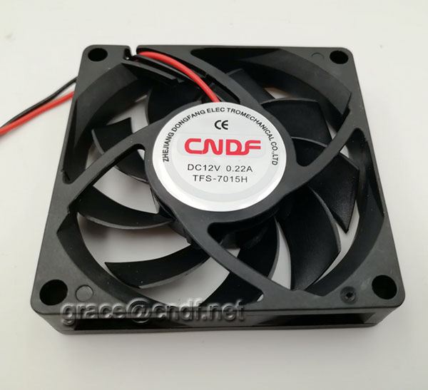 CNDF manufacturer production exhaust dc cooling fan 70x70x15mm 12VDC 24VDC sleeve and 2 ball bearing cooling fan TF7015HS12
