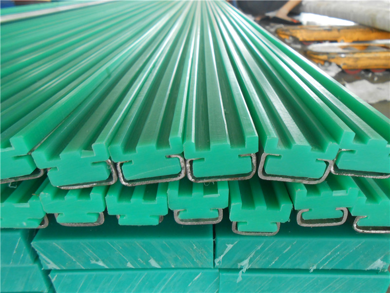 Anti wear uhmwpe chain guide for conveyor system