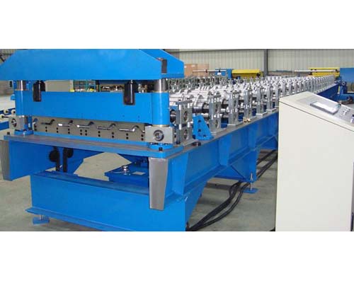 Colored steel roll forming machine