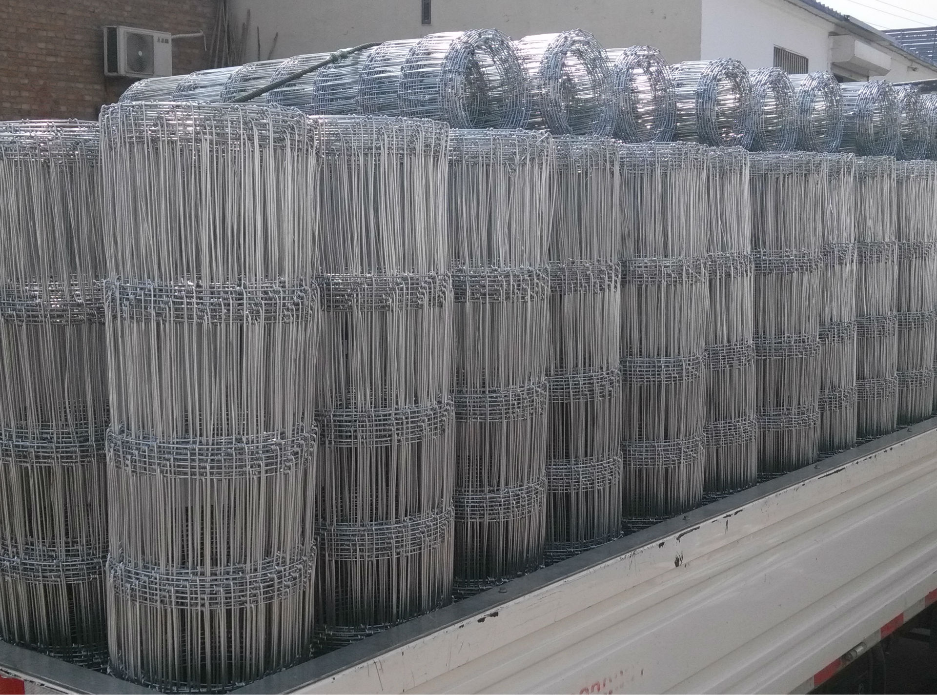 Lowest Price High Quality Galvanized Farm and Field Fence