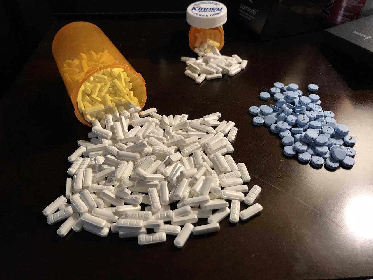 assorted pain anxiety meds xanax tramadol hcl tablets