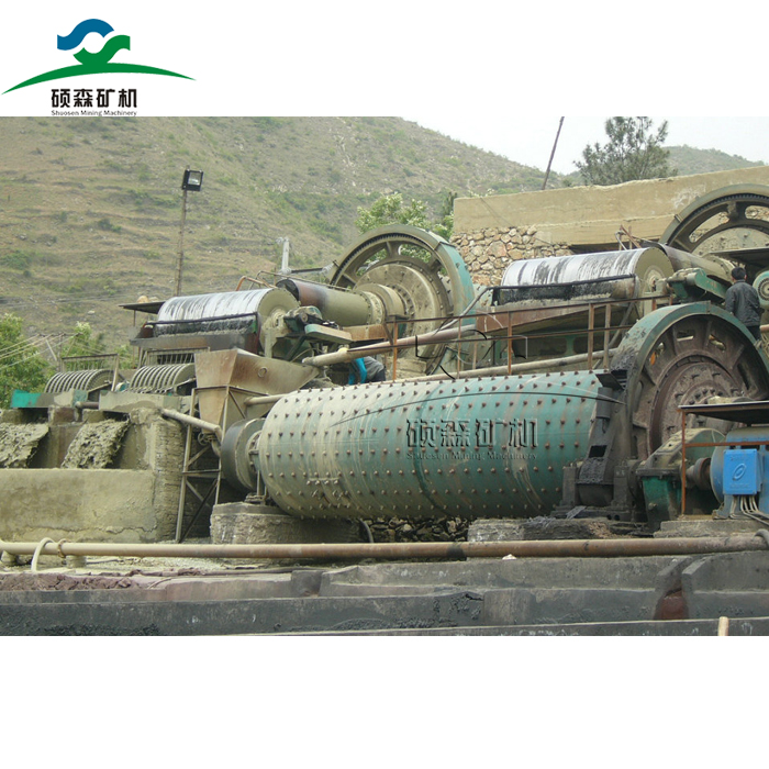 what is magnetic roll separator