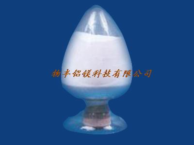 Alumina adsorbent for the LCD production